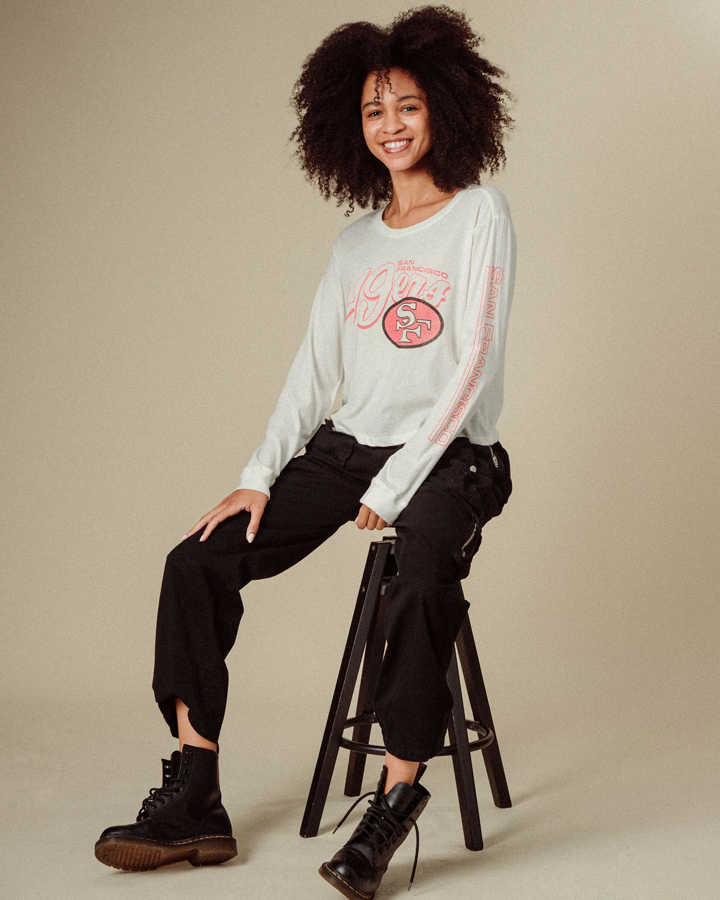 Women's San Francisco 49ers Touchdown Long Sleeve Crop Tee - Image 3