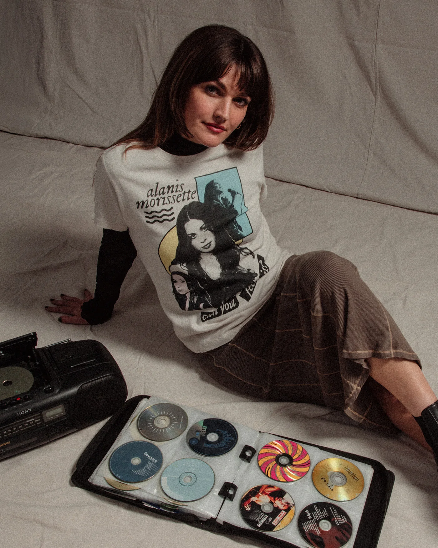 Women's Alanis Morissette Can You Feel It Vintage Tee - Image 2
