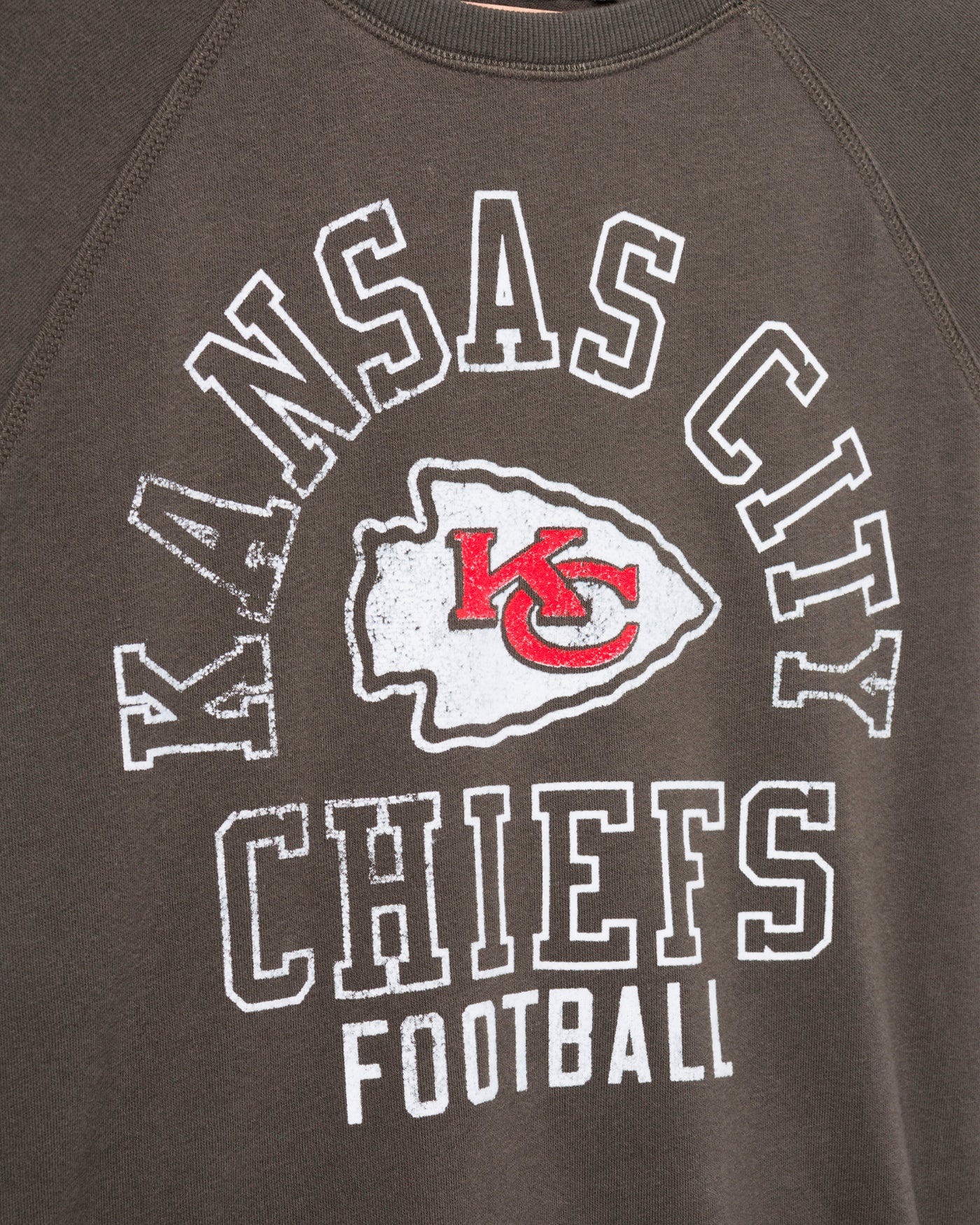 Women's Kansas City Chiefs Flocked Raglan Crew Fleece - Image 3