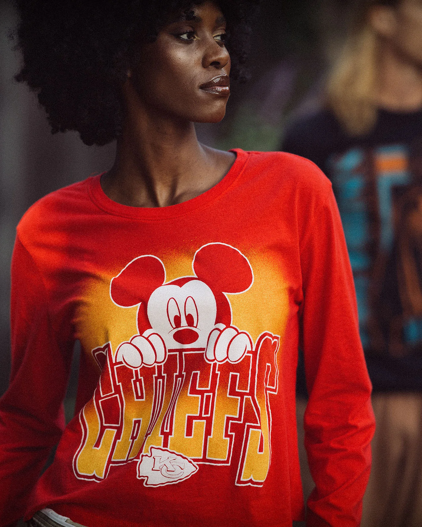 Women's Kansas City Chiefs Mickey Hang on Crop Long Sleeve - Image 3