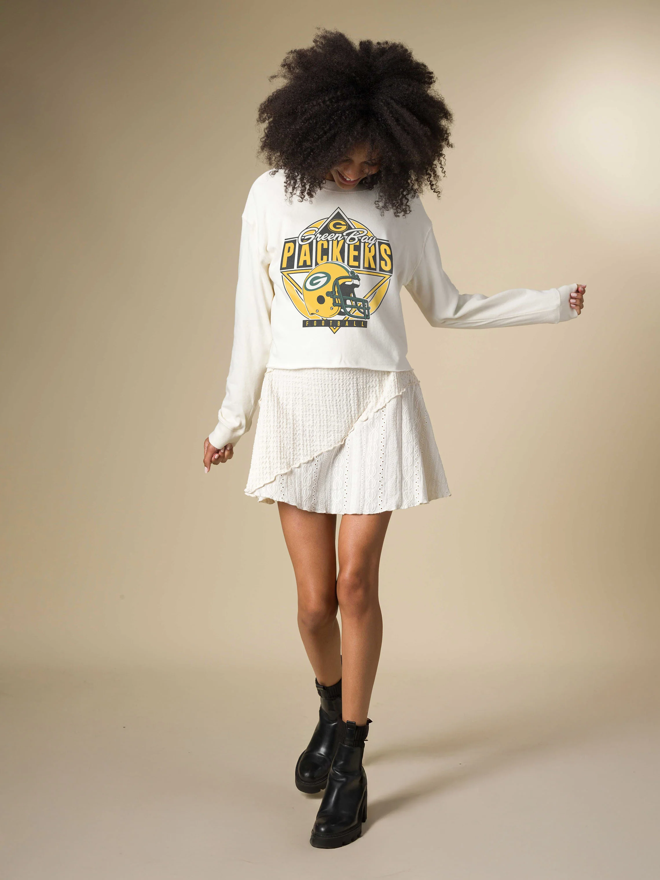 Women's Green Bay Packers Helmet Crop Fleece - Image 3