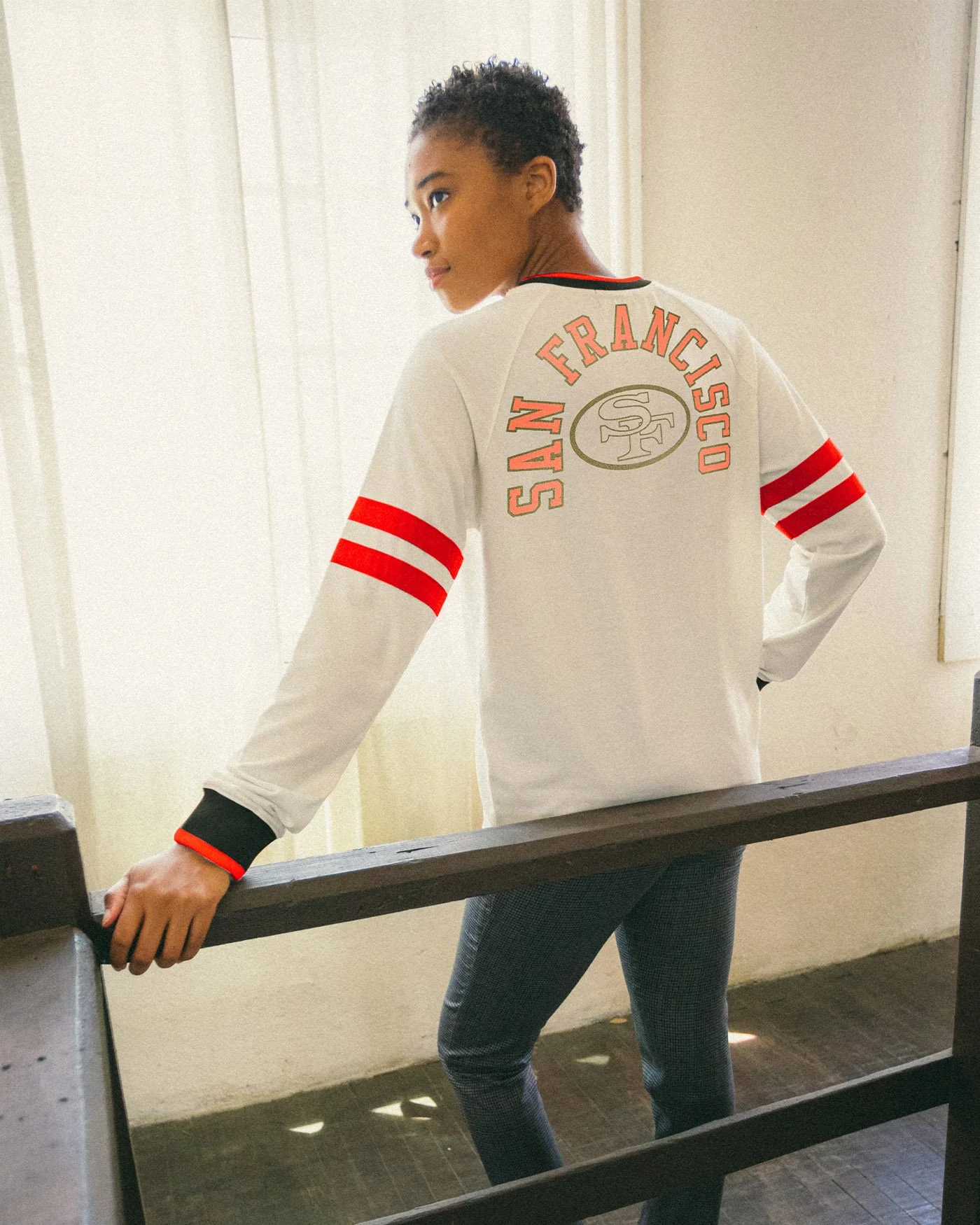 Women's NFL San Francisco 49ers Long Sleeve Football Crew - Image 4
