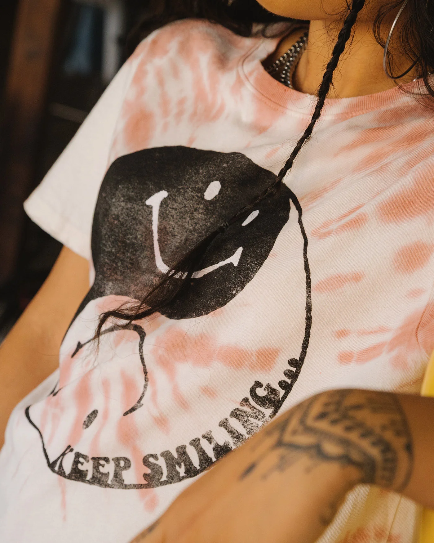 Women's Smiley Yin Yang Vintage Tee - Image 3