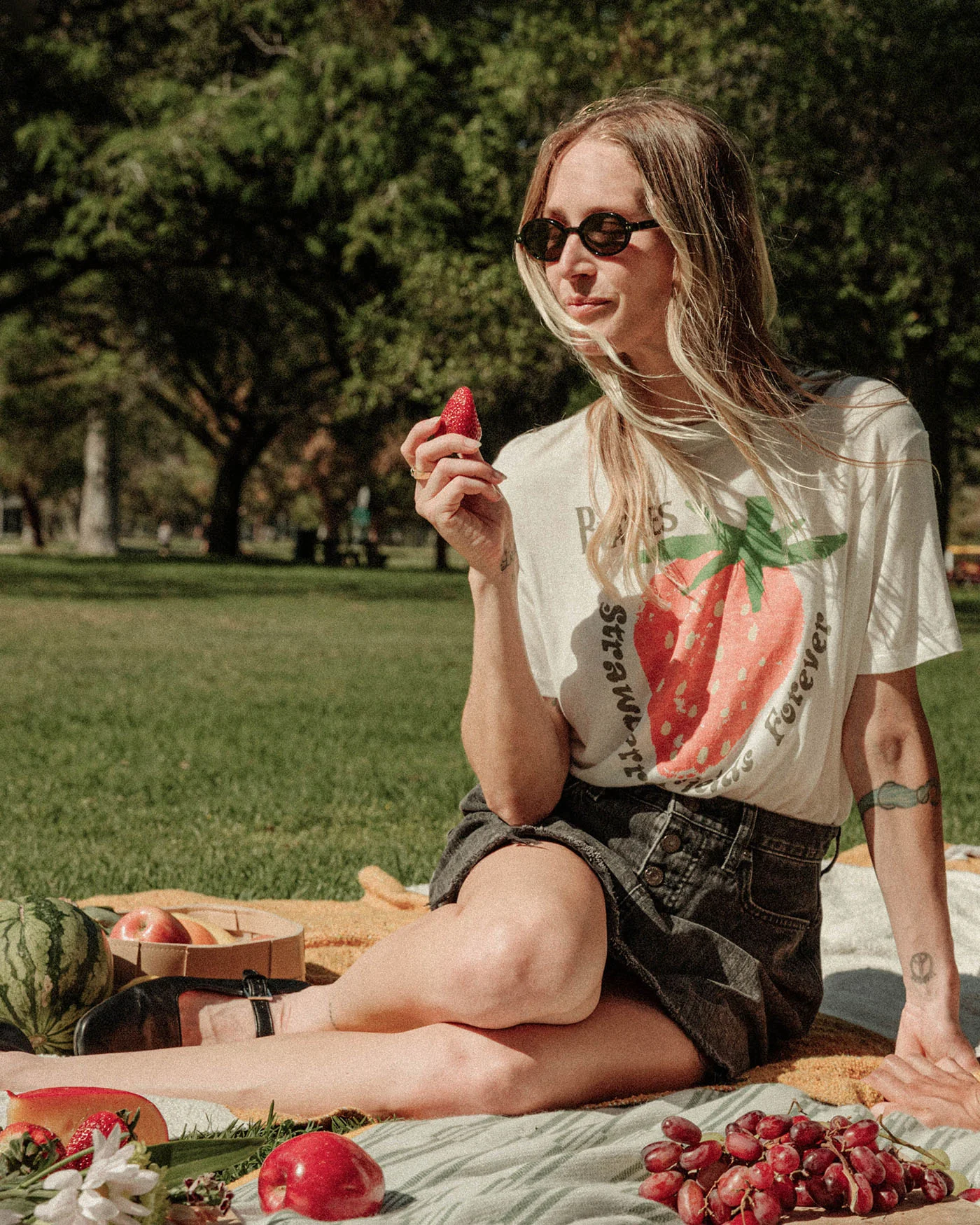 Women's The Beatles Strawberry Fields Forever Vintage Tissue Tee - Image 2